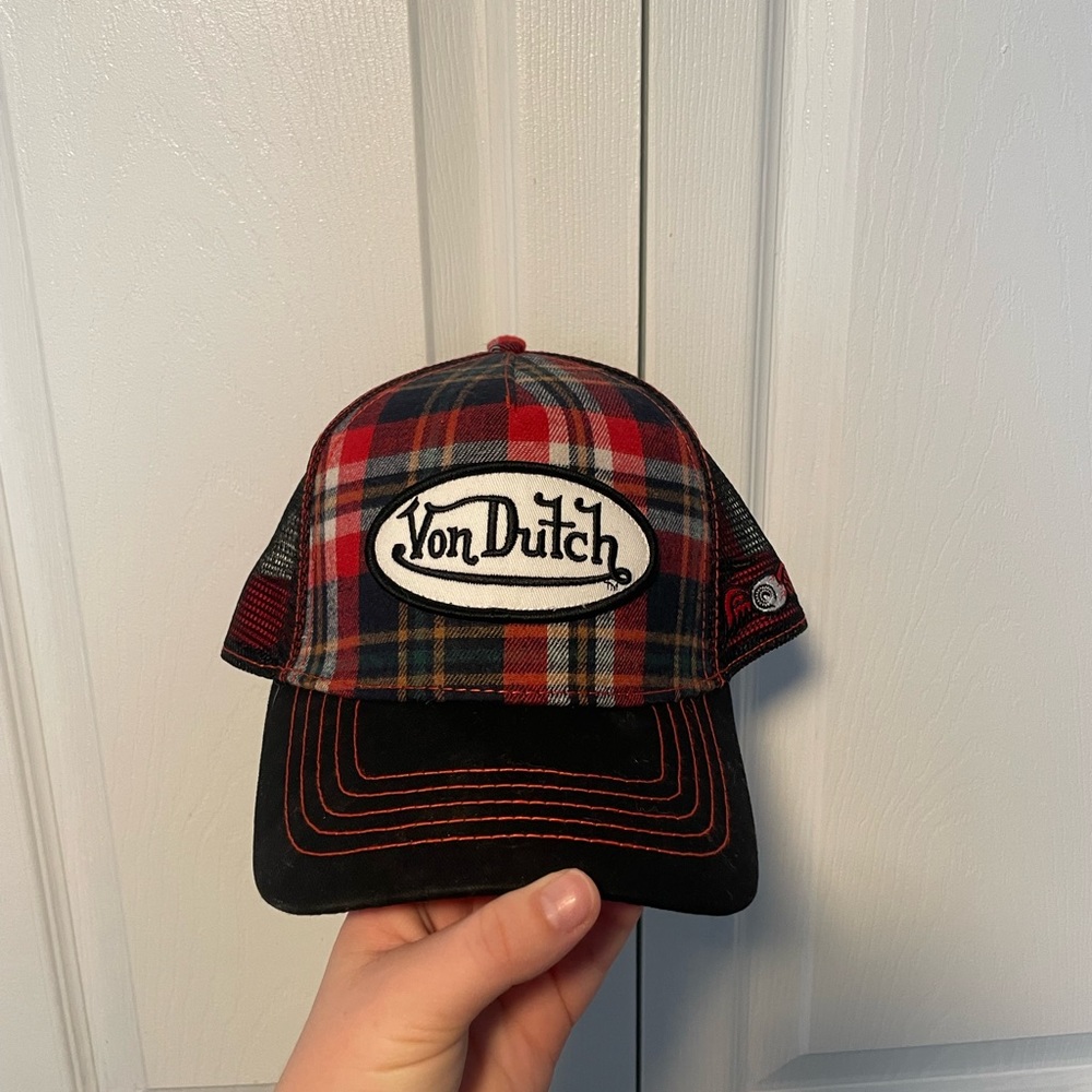 Von Dutch plaid hat